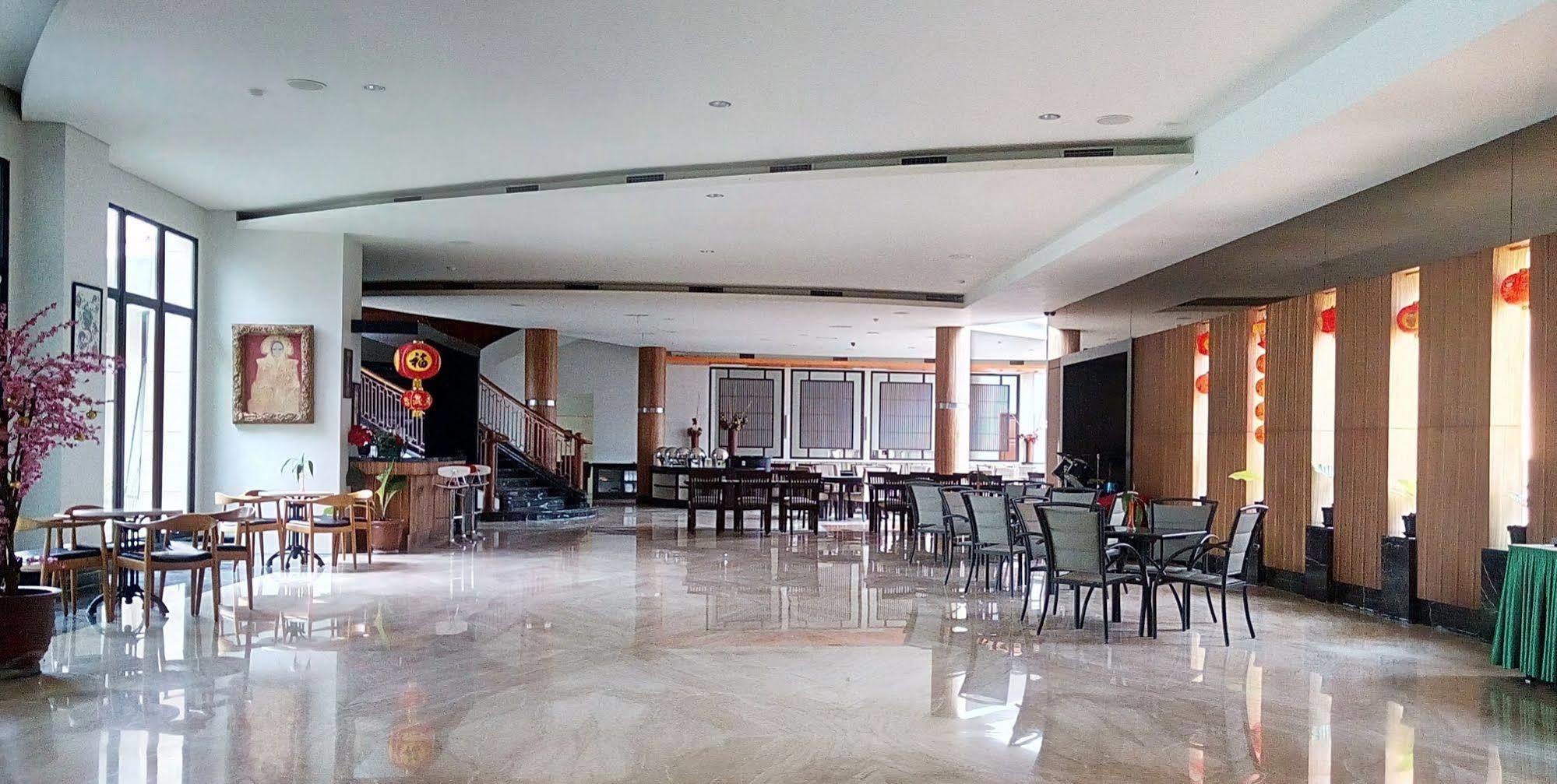 The Oxalis Regency Hotel Magelang Exterior photo