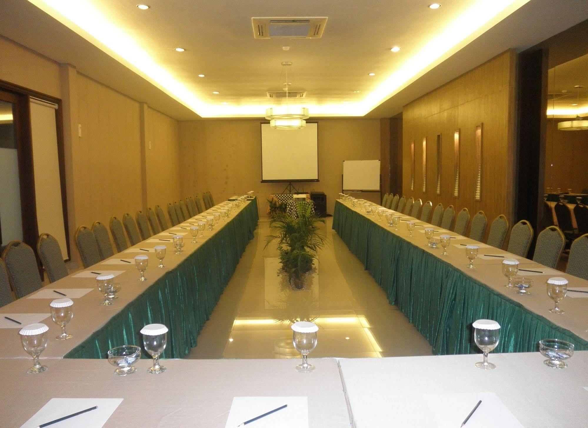 The Oxalis Regency Hotel Magelang Exterior photo
