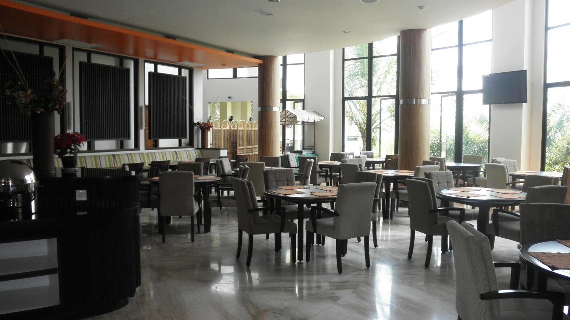 The Oxalis Regency Hotel Magelang Exterior photo