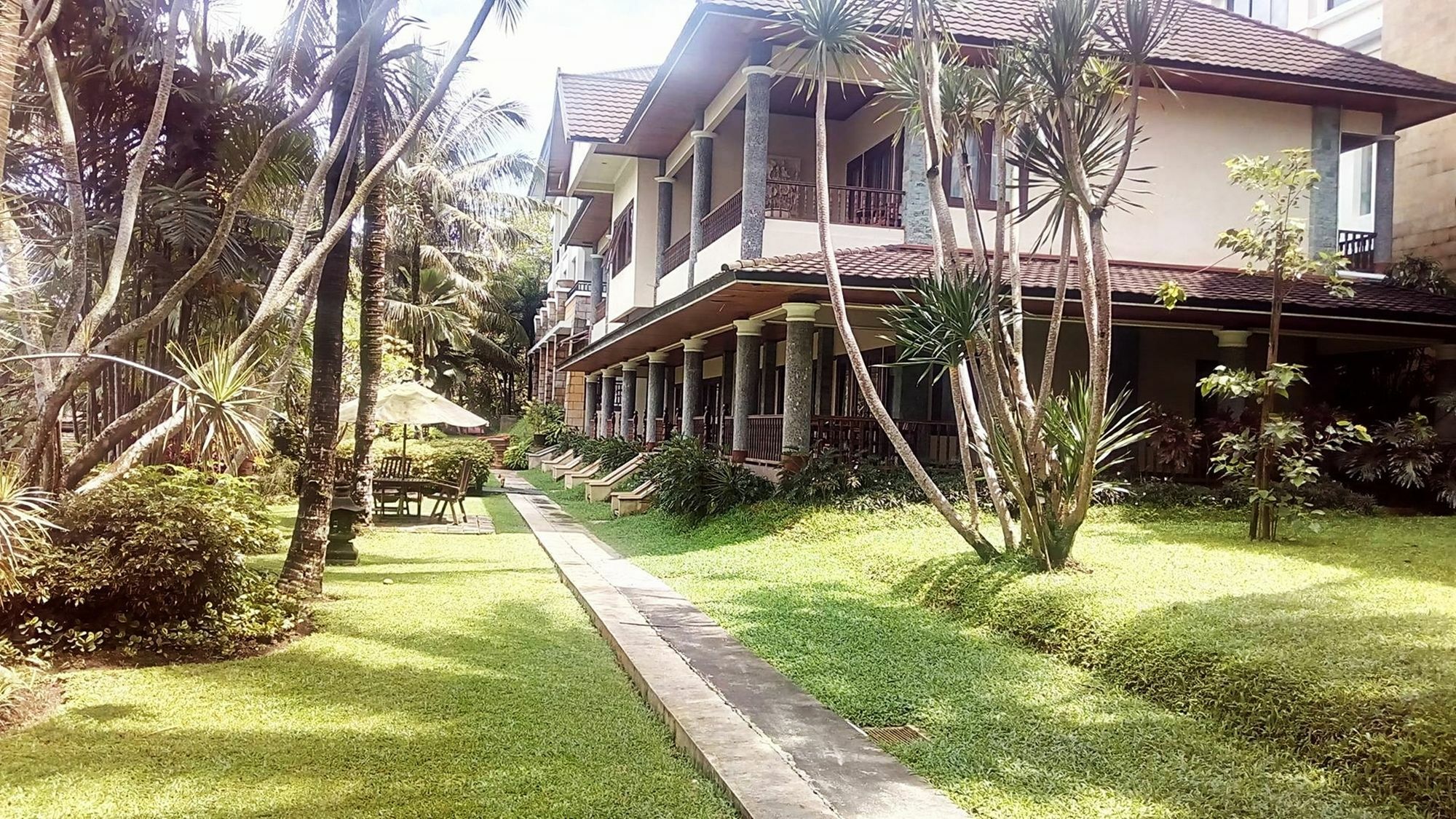 The Oxalis Regency Hotel Magelang Exterior photo