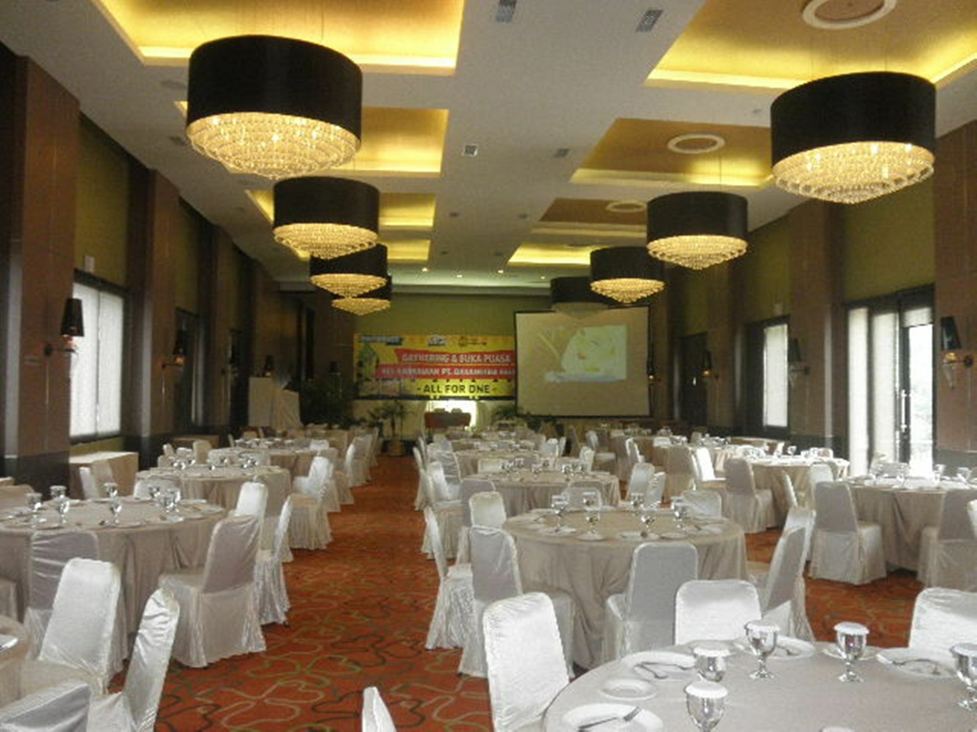 The Oxalis Regency Hotel Magelang Exterior photo